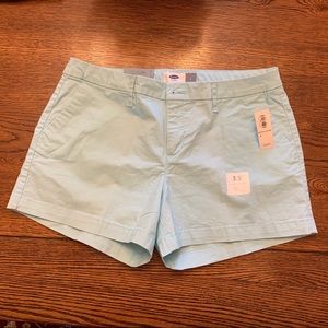 Womens’s Old Navy 3.5” inseam light blue shorts 6